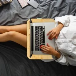 Support Pour Ordinateur Portable En Bleu -Meilleur Meubles Magasin 1c2c800a9f3849698ad6a339f94a086f